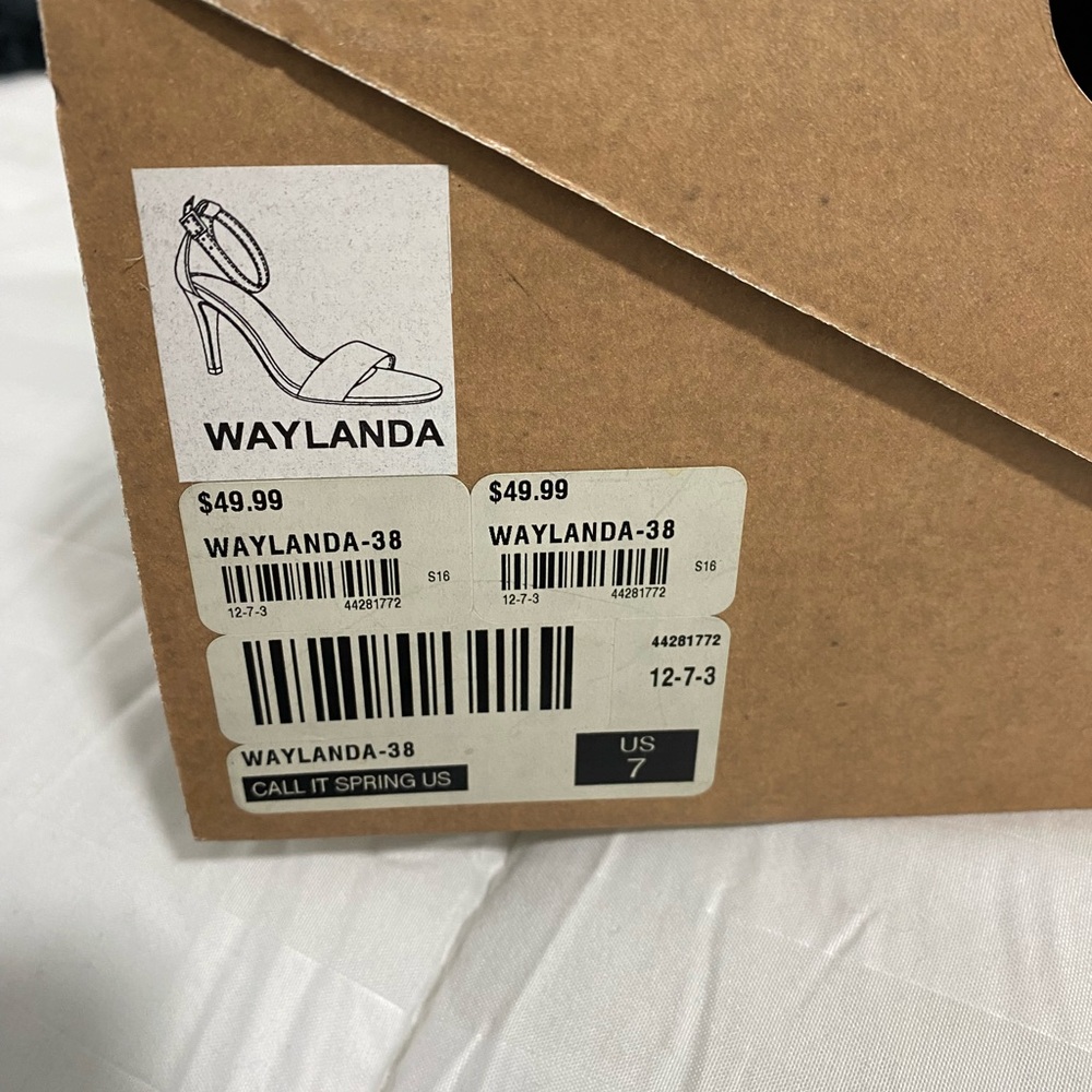 Never worn matte nude sandals